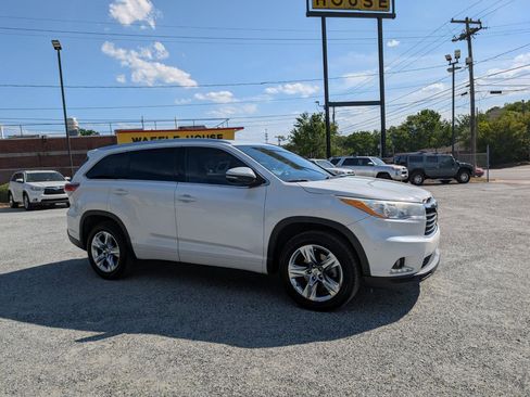 Used 2015 Toyota Highlander Limited FWD image 3