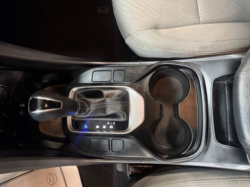 Used 2017 Hyundai Santa Fe Sport image 15