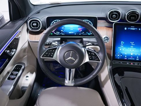 Used 2024 Mercedes-Benz GLC 300 4MATIC image 11