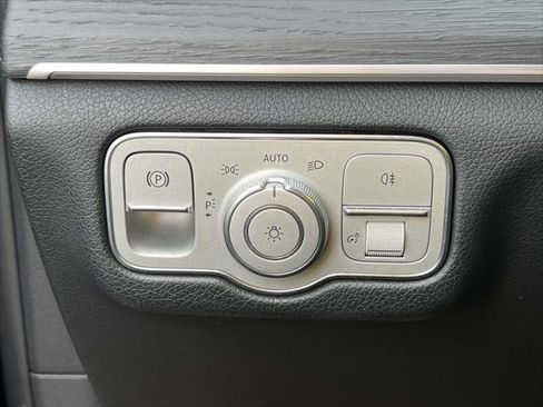 Used 2022 Mercedes-Benz GLS 450 4MATIC image 22