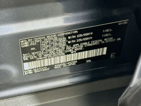 Used 2020 Toyota RAV4 Limited AWD/4WD image 12