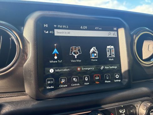 Used 2023 Jeep Gladiator Overland image 32