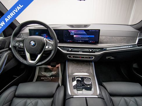 Used 2024 BMW X5 xDrive40i w/ Parking Assistance Package AWD/4WD image 12