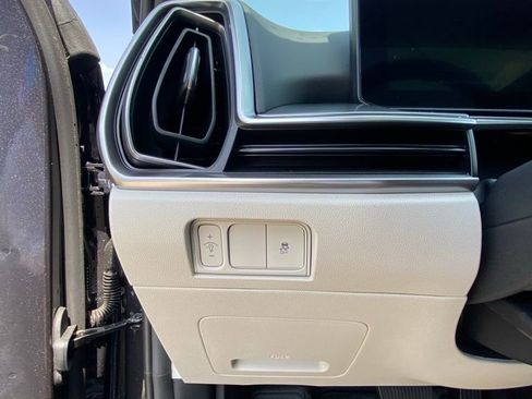 Certified 2025 Kia Sorento S w/ Panoramic Sunroof Package FWD image 12