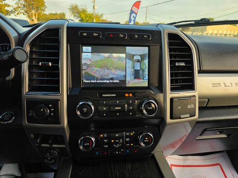 Used 2021 Ford F350 Lariat image 15