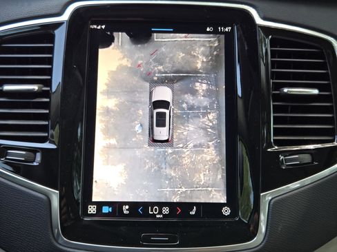 Certified 2025 Volvo XC90 T8 Plus w/ Protection Package Premier image 26