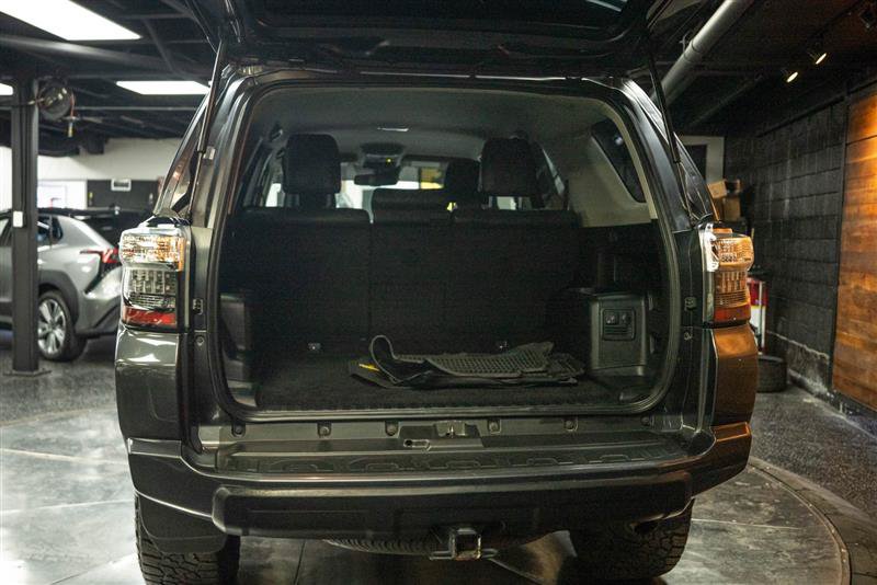 Used 2020 Toyota 4Runner TRD Off-Road AWD/4WD image 7