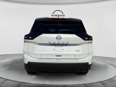 New 2026 Nissan Rogue SV w/ Cold Weather Package