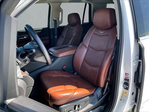 Used 2019 Cadillac Escalade Premium Luxury RWD image 27