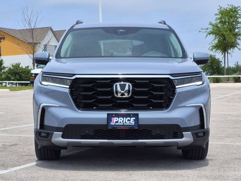 Used 2025 Honda Pilot Elite image 2
