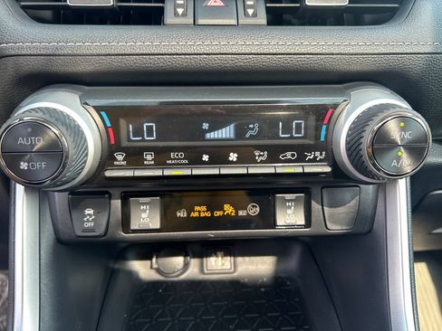 Certified 2023 Toyota RAV4 XLE Premium AWD/4WD image 31