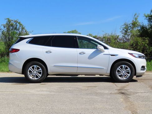 Used 2018 Buick Enclave Premium FWD image 2