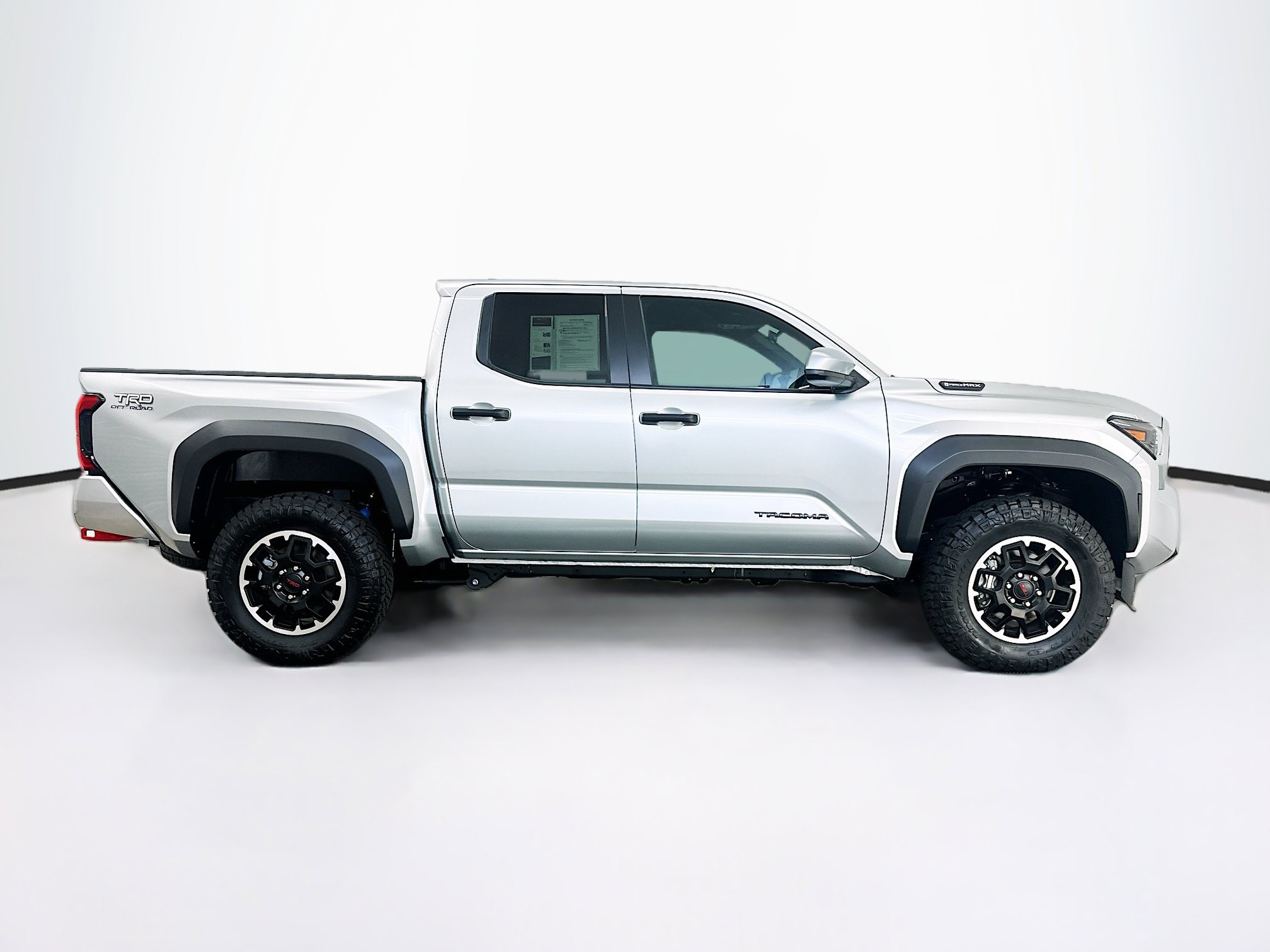 Used 2025 Toyota Tacoma TRD Off-Road AWD/4WD image 10