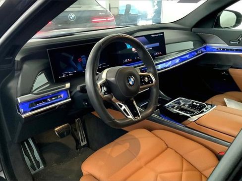 Certified 2023 BMW 740i image 7