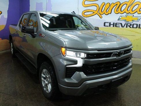 Used 2024 Chevrolet Silverado 1500 RST image 2