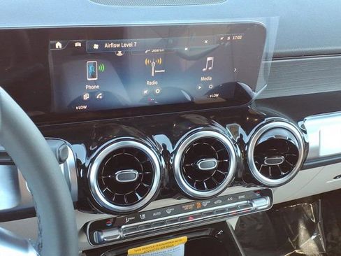 New 2026 Mercedes-Benz GLB 250 image 5