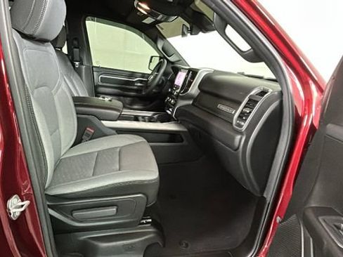 Used 2025 RAM 1500 Big Horn AWD/4WD image 32