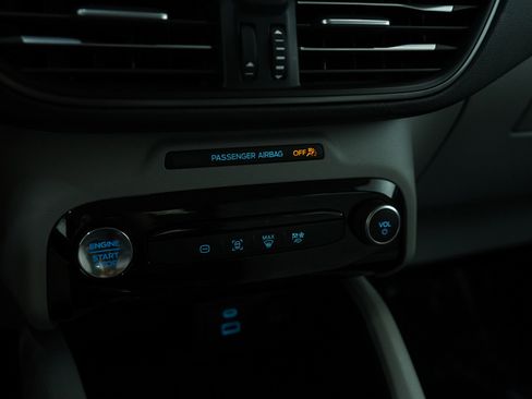 Used 2023 Ford Escape SE w/ Class II Trailer Tow Package image 28