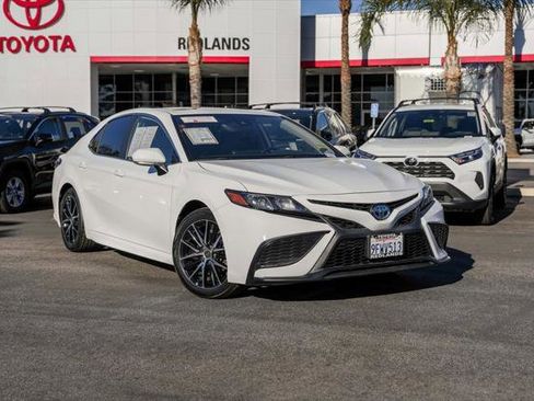 Certified 2023 Toyota Camry SE image 1