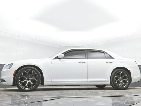 Used 2016 Chrysler 300 S image 42