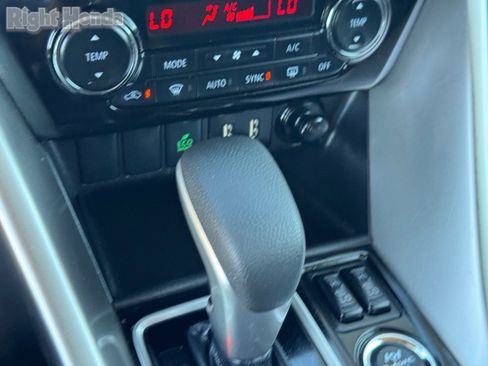 Used 2024 Mitsubishi Eclipse Cross SE image 28