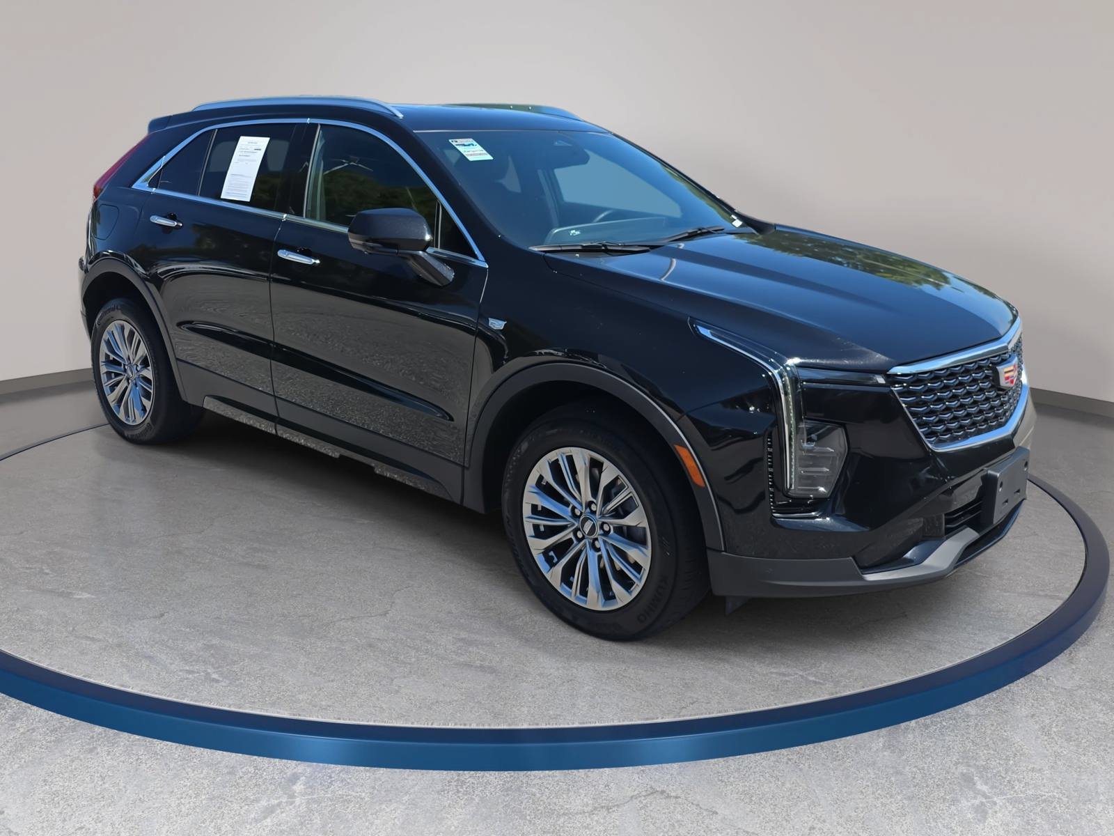 Used 2025 Cadillac XT4 Premium Luxury FWD image 3