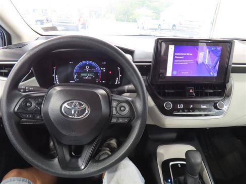Used 2026 Toyota Corolla LE FWD image 20
