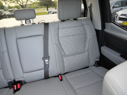 Certified 2022 Toyota Tundra Limited AWD/4WD image 14
