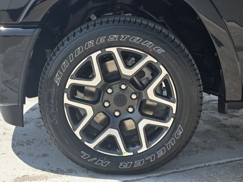 New 2026 RAM 1500 Laramie AWD/4WD image 10