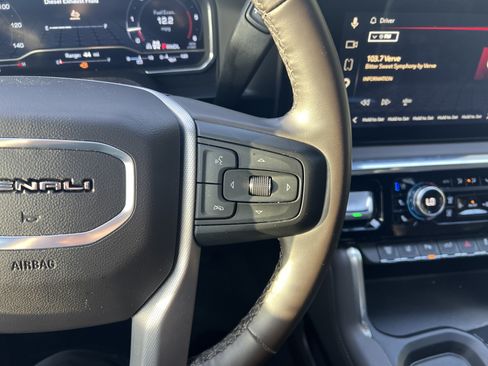 Used 2024 GMC Sierra 2500 Denali w/ Denali Reserve Package AWD/4WD image 17
