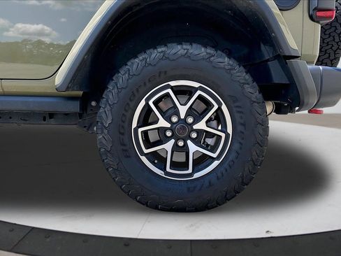 Used 2025 Jeep Wrangler Unlimited Rubicon w/ Safety Group AWD/4WD image 35