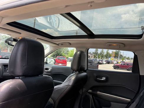 Used 2018 Jeep Compass Latitude w/ Popular Equipment Group AWD/4WD image 23