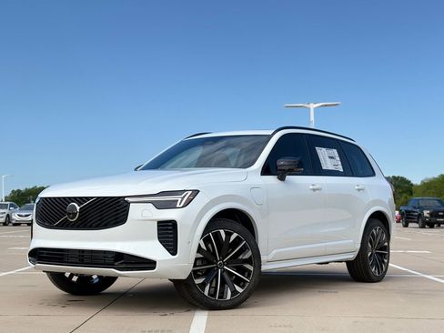 New 2026 Volvo XC90 T8 Ultra w/ Protection Package Premier image 2