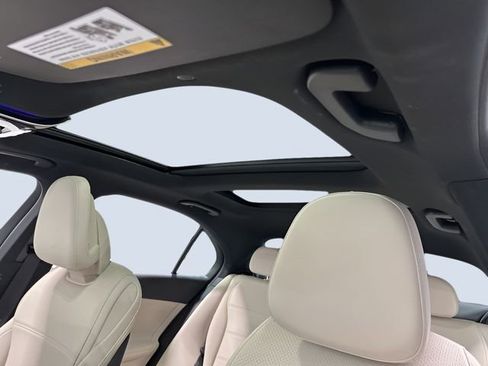 Used 2025 Mercedes-Benz C 300 4MATIC Sedan image 29
