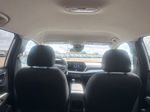 Used 2025 Chevrolet Trax LS image 25