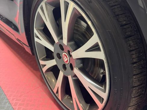 Used 2015 Jaguar XJ RWD image 9