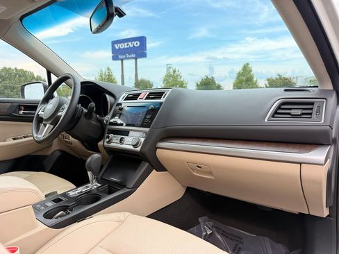 Used 2017 Subaru Outback 2.5i Limited AWD/4WD image 27