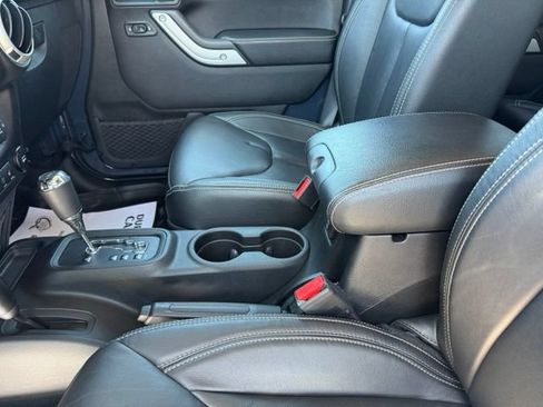 Used 2017 Jeep Wrangler Unlimited Sahara w/ Quick Order Package 24E Chief AWD/4WD image 23