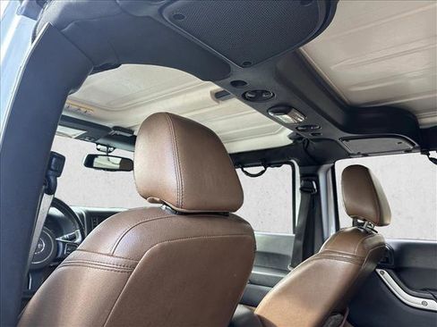 Used 2016 Jeep Wrangler Unlimited Sahara w/ Connectivity Group image 22