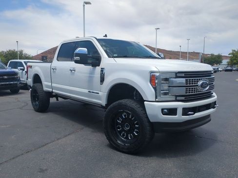 Used 2019 Ford F350 Platinum w/ Platinum Ultimate Package AWD/4WD image 3