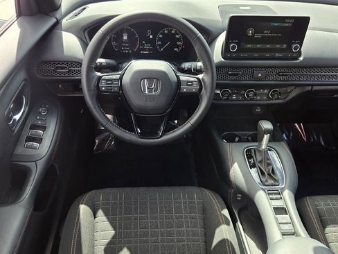 Used 2025 Honda HR-V Sport image 12