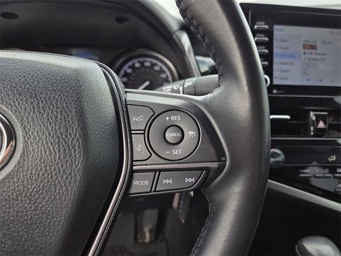 Used 2024 Toyota Camry SE image 19