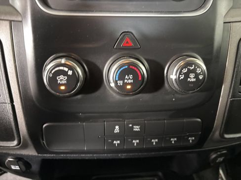 Used 2016 RAM 2500 Tradesman w/ Chrome Appearance Group AWD/4WD image 17
