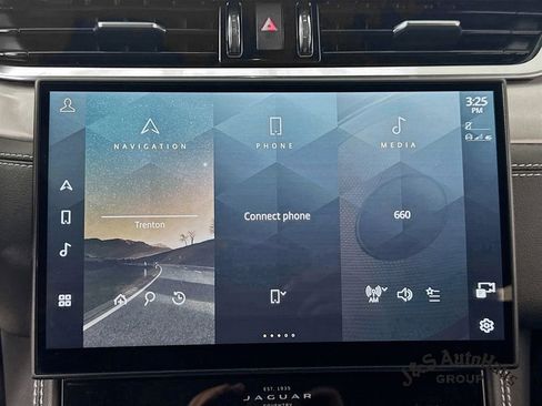 Used 2024 Jaguar F-PACE R-Dynamic S image 17