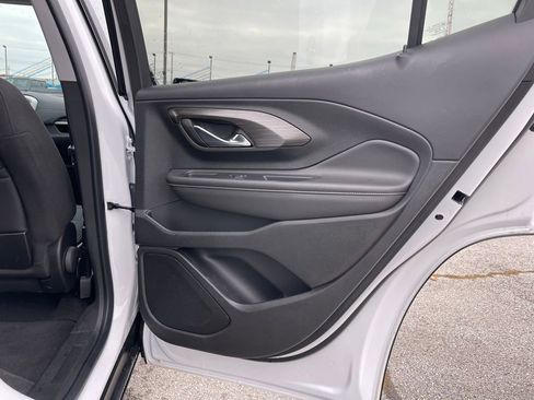 Used 2023 GMC Terrain SLE w/ Driver Convenience Package image 24