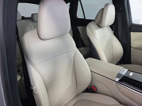 Certified 2024 Mercedes-Benz GLC 300 image 29
