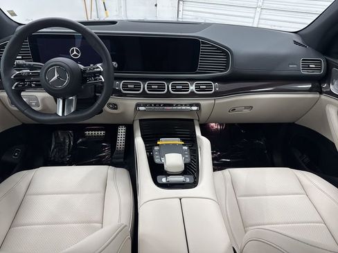 Used 2026 Mercedes-Benz GLS 450 4MATIC image 22