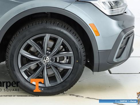Used 2024 Volkswagen Tiguan SE w/ Panoramic Sunroof Package FWD image 14