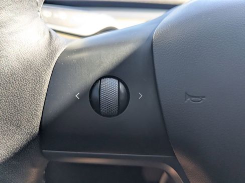 Used 2023 Tesla Model Y Long Range image 12