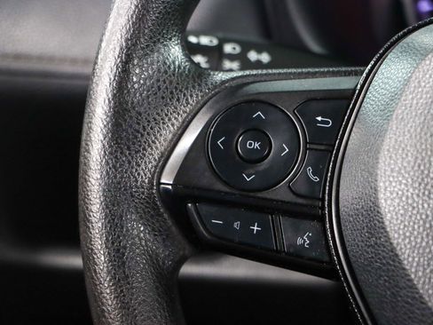 Used 2021 Toyota RAV4 LE image 13